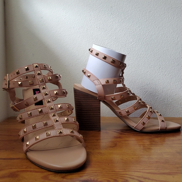 πHPβ¨ BNIB! Betseyville Naveah Gladiator Sandals - Size 7 - Picture 2 of 12